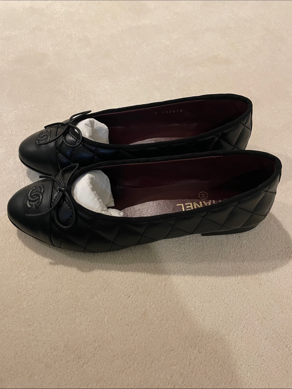 CHANEL Black Quilted Leather Ballet Flats with Bow - Picture 6 of 10